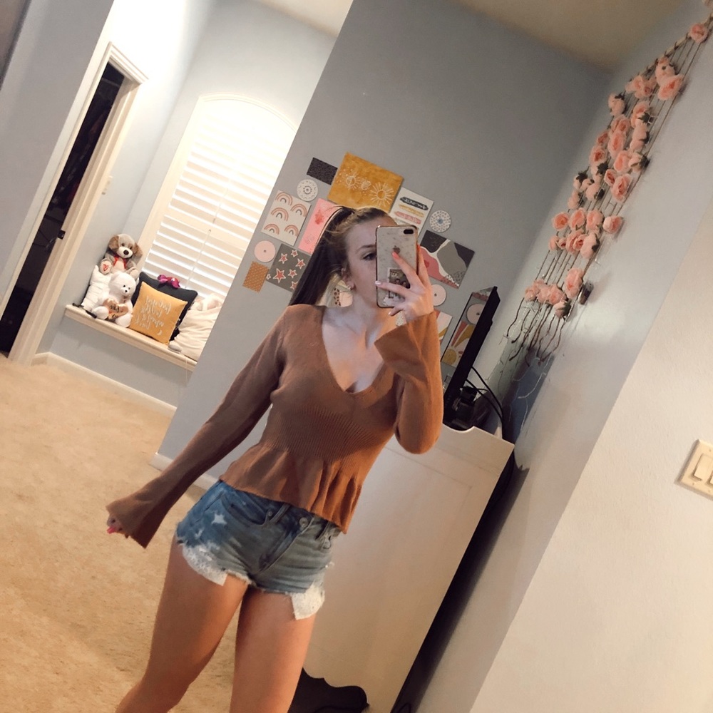 Show po V-neck sweater